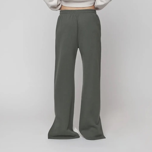Cozy Two-Tone Pant - Picture 4 of 5